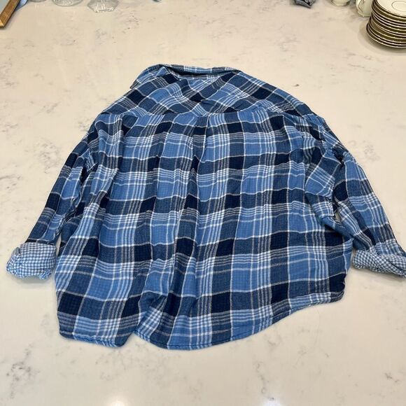 William Rast slouchy Button down- small - Picture 5 of 5